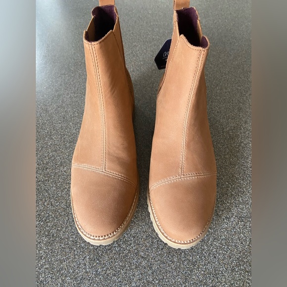 sale! 25% off! Toms Cleo Chelsea Boot. 8.5 - Picture 5 of 7